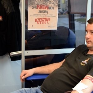 "SpoKREWnieni służbą" - podkarpaccy strażacy oddali krew