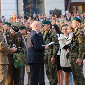 Ślubowanie ochotników do Wojsk Obrony Terytorialnej
