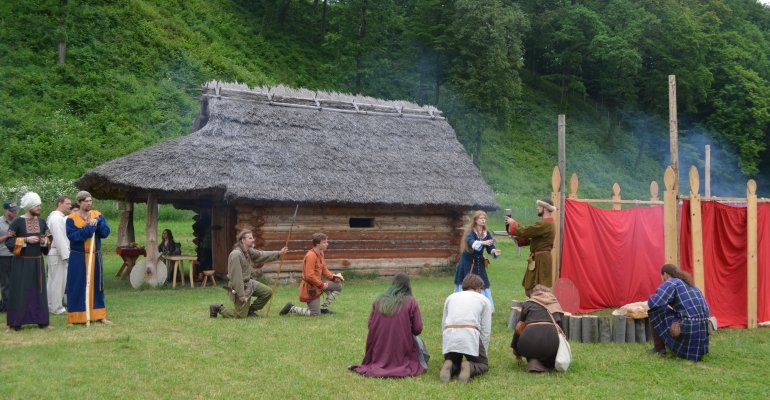 "Starożytni podróżnicy" - impreza plenerowa w Trzcinicy
