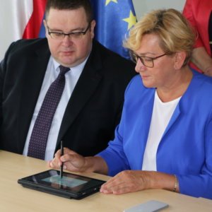 Podpisanie umów w ramach Programu Wumiany Ambulansów