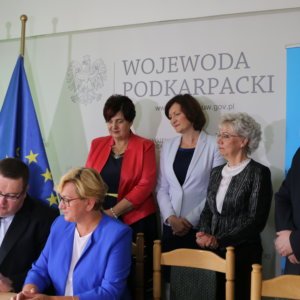 Podpisanie umów w ramach Programu Wumiany Ambulansów