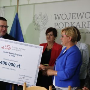 Podpisanie umów w ramach Programu Wumiany Ambulansów