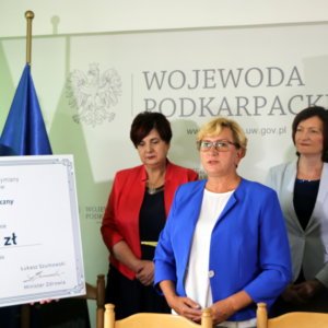 Podpisanie umów w ramach Programu Wumiany Ambulansów