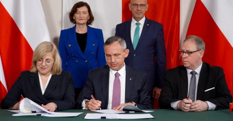 Rzeszów podpisał porozumienie w ramach programu "Stop Smog"