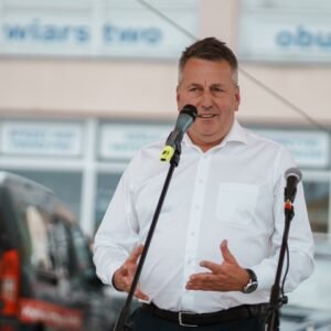 Wójt gminy Leżajsk Krzysztof Sobejko przemawia na rynku