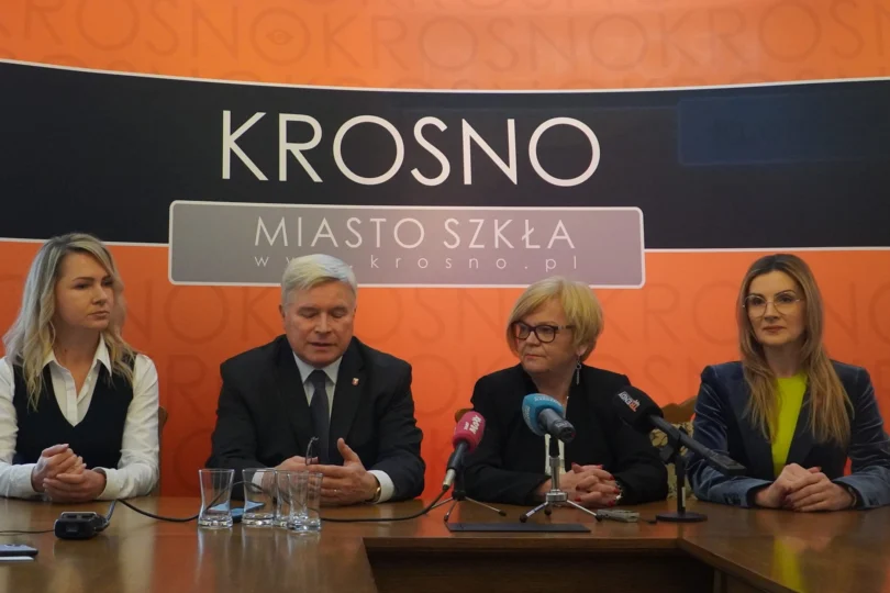 Wojewoda podkarpacki Teresa Kubas-Hul podczas wizyty w Krośnie