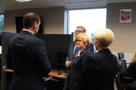 Wojewoda z wizytą w Centrum Powiadamiania Ratunkowego w Rzeszowie