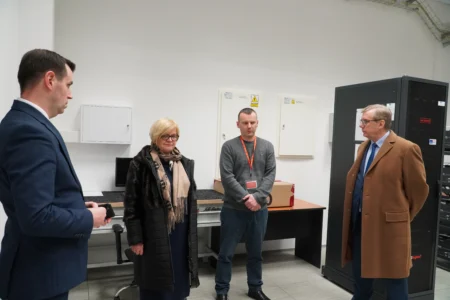 Wojewoda z wizytą w Centrum Powiadamiania Ratunkowego w Rzeszowie