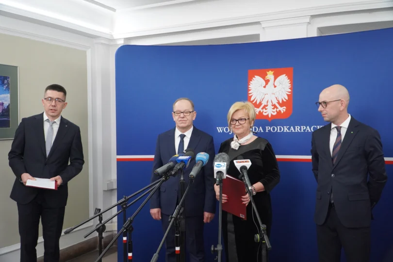 Wojewoda podkarpacki Teresa Kubas-Hul podczas konferencji prasowej