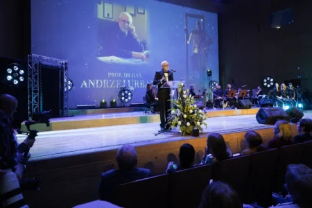 Uczestnicy uroczystości z okazji 670 - lecia lokacji Rzeszowa