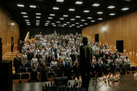 Uczestnicy gali harcerskiej