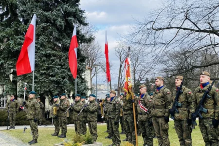 Uczestnicy obchodów rocznicy powstania Armii Krajowej