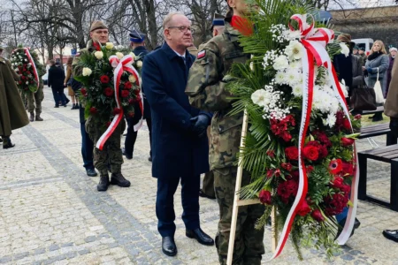 Uczestnicy obchodów rocznicy powstania Armii Krajowej
