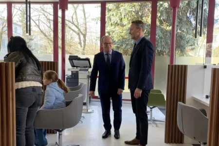 Wicewojewoda podkarpacki Wiesław Buż podczas wizyty w Mielcu