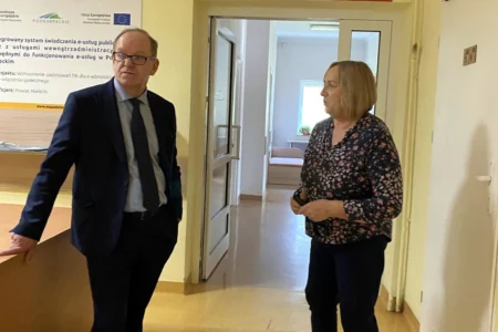 Wicewojewoda podkarpacki Wiesław Buż podczas wizyty w Mielcu