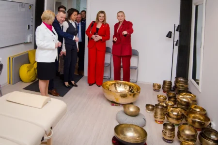 Uczestnicy spotkania z minister edukacji Barbarą Nowacką