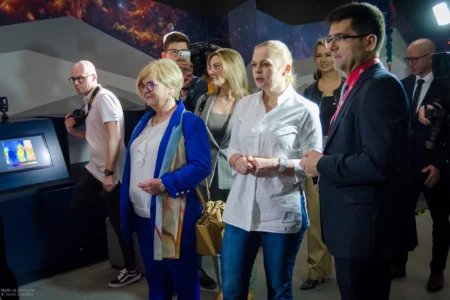 Uczestnicy spotkania z minister edukacji Barbarą Nowacką