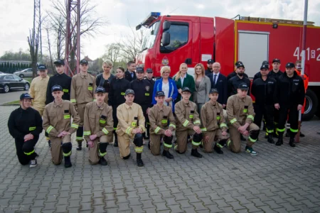 Uczestnicy spotkania z minister edukacji Barbarą Nowacką