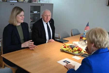 Wojewoda podkarpacki Teresa Kubas-Hul i konsul generalna Stanów Zjednoczonych