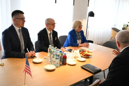 Wojewoda podkarpacki Teresa Kubas-Hul i konsul generalna Stanów Zjednoczonych