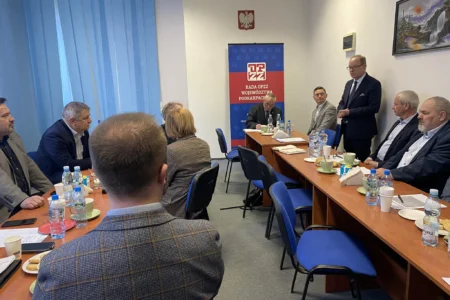 Wicewojewoda podkarpacki Wiesław Buż podczas posiedzenia Rady OPZZ Województwa Podkarpackiego