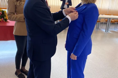 Wicewojewoda podczas uroczystości wręczenia odznaczeń państwowych