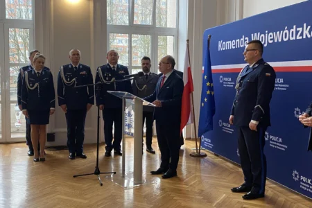 Uczestnicy ceremonii ślubowania policjantów