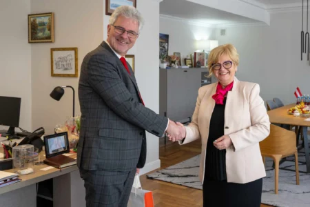 Wojewoda podkarpacki Teresa Kubas-Hul podczas wizyty z konsulem Austrii