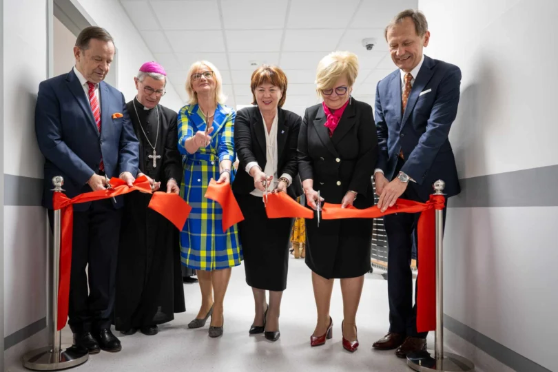 Uczestnicy otwarcia kliniki ortopedii i traumatologii