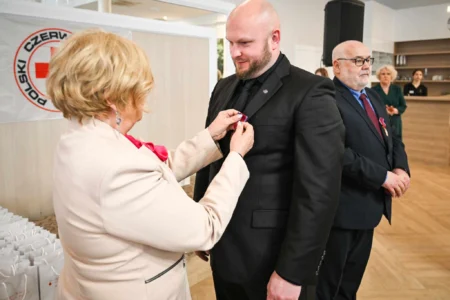 Wojewoda podkarpacki Teresa Kubas-Hul wręcza odznaczenia państwowe