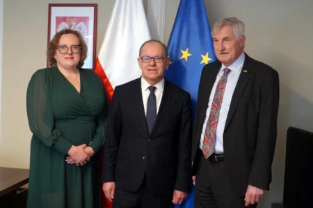 I wicewojewoda podkarpacki Wiesław Buż, konsul generalny Niemiec w Krakowie Holger Mahnicke, konsul honorowy Niemiec w Rzeszowie Agnieszka Buk