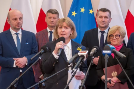 Uczestnicy konferencji prasowej wojewody