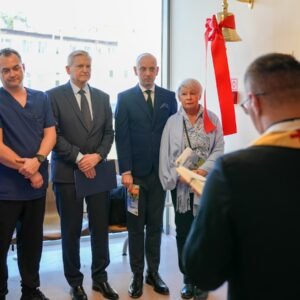 Wicewojewoda Paweł Bartoszek podczas uroczystości w szpitalu