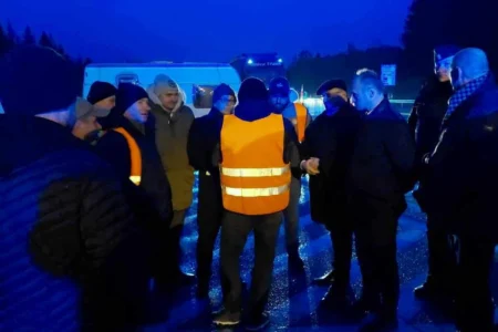 Wicewojewoda Wiesław Buż podczas spotkania z rolnikami w Barwinku