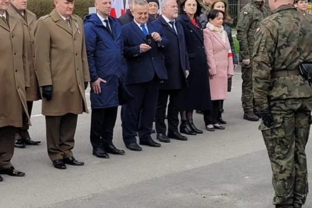 Żołnierze podczas uroczystej przysięgi