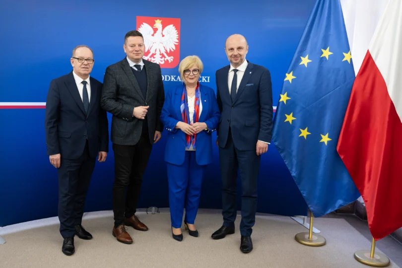 Od lewej I wicewojewoda podkarpacki Wiesław Buż, podsekretarz stanu w Ministerstwie Infrastruktury Przemysław Koperski, wojewoda podkarpacki Teresa Kubas-Hul oraz prezydent Rzeszowa Konrad Fijołek