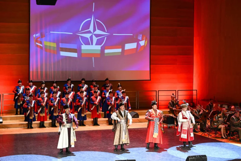 Uczestnicy koncertu z okazji 25 lat Polski w NATO