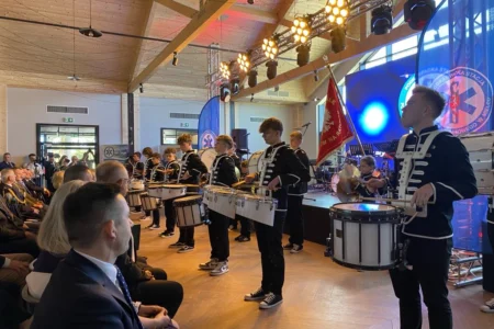 Uczestnicy obchodów jubileuszu pogotowia ratunkowego w Mielcu