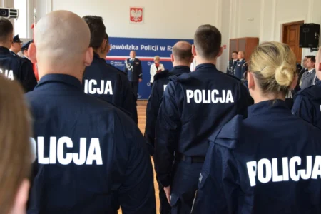 Uczestnicy uroczystego ślubowania policjantów