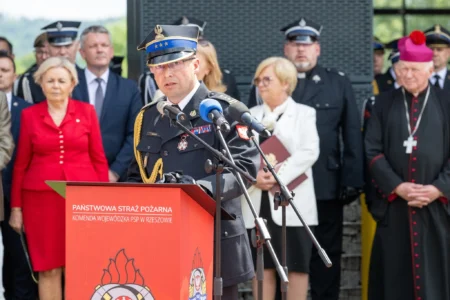 Uczestnicy obchodów z okazji Dnia Strażaka