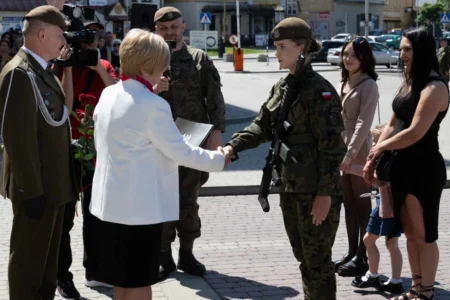 Uczestnicy przysięgi wojsk obrony terytorialnej