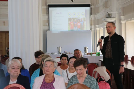 Uczestnicy spotkania z kadra kierowniczą środowiskowych domów samopomocy