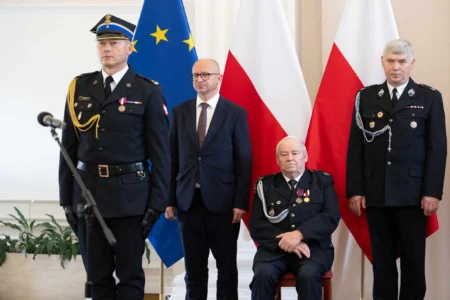 Uczestnicy uroczystości strażackich