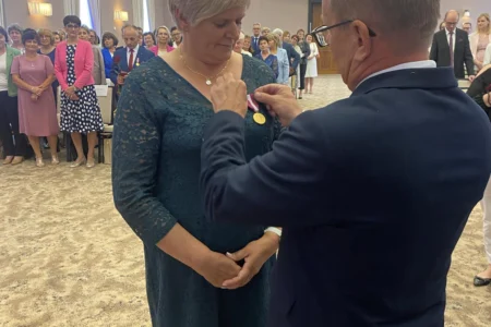 Uczestnicy uroczystości wręczenia odznaczeń w Przemyślu