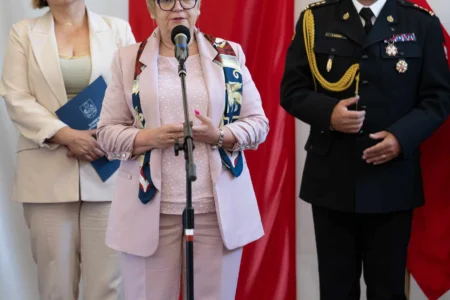 Uczestnicy uroczystości strażackich