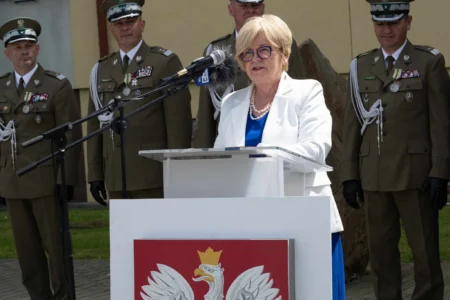 Uczestnicy uroczystości przekazania obowiązków komendantowi Straży Granicznej