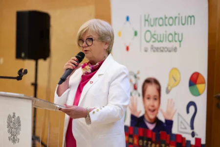 Uczestnicy gali laureatów konkursów przedmiotowych