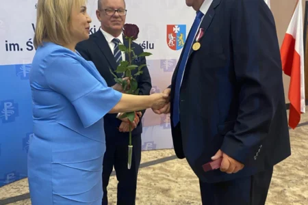 Uczestnicy uroczystości wręczenia odznaczeń w Przemyślu