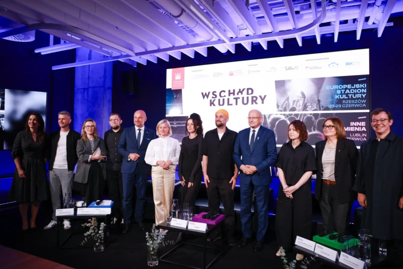 Konferencja prasowa zapowiadająca festiwal. Piaty od lewej - Konrad Fijołek, prezydent Rzeszowa