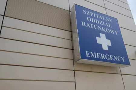 Uczestnicy otwarcia SORu w szpitalu MSWiA